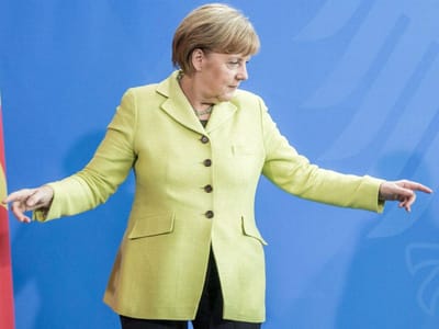 Merkel desmaiou na ópera e caiu da cadeira - TVI