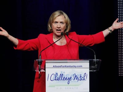 Hillary Clinton pede às mulheres que retirem foto de perfil das redes sociais - TVI