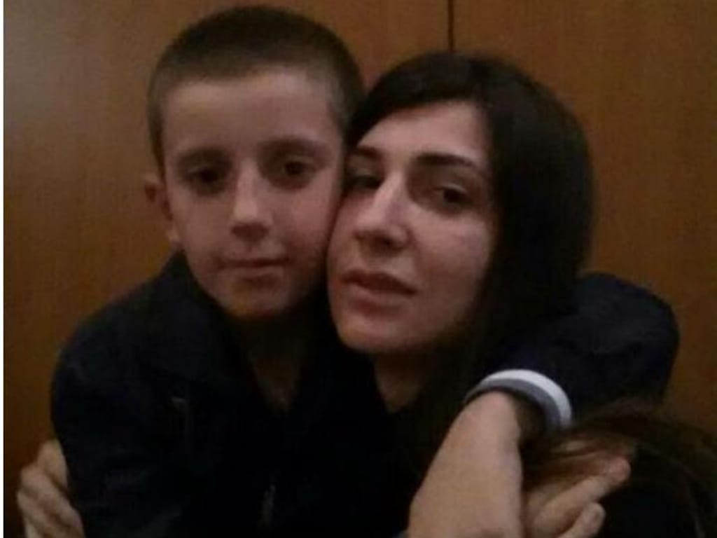 Resgatado menino levado pelo pai para lutar pelo Estado Islâmico (Facebook)