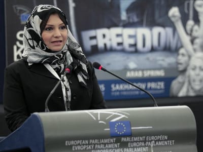 Ativista Asmaa Mahfouz proibida de sair do Egito - TVI
