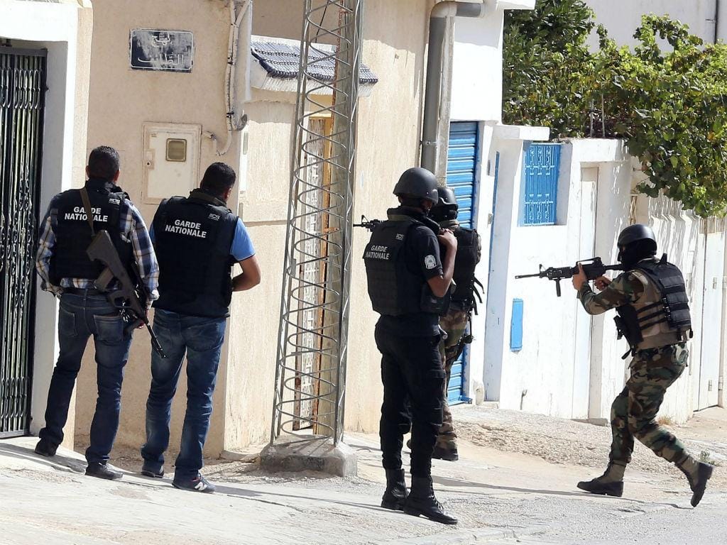 A dois dias de eleições, Tunísia enfrenta terroristas (Lusa/EPA)