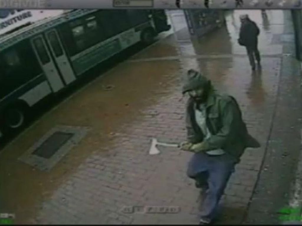 Homem ataca polícias de Nova Iorque com machado (NYPD)