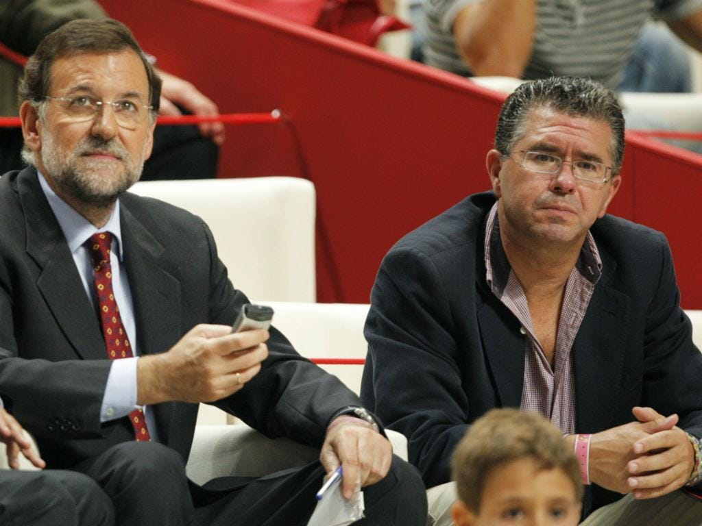 Francisco Granados com o chefe do governo espanhol (REUTERS)