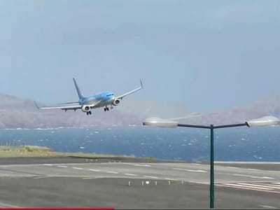 Vídeo mostra aterragem com vento forte na Madeira - TVI