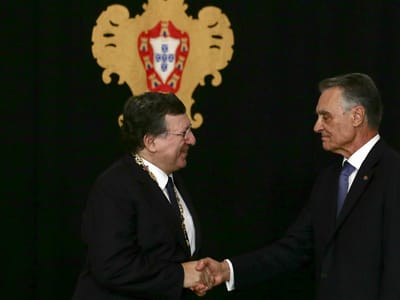 Cavaco condecora Durão Barroso - TVI
