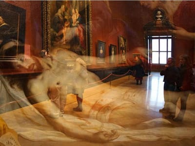 Fotógrafo capta «fantasmas de museus» - TVI