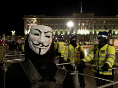 Manifestantes em «confrontos» no centro de Londres - TVI