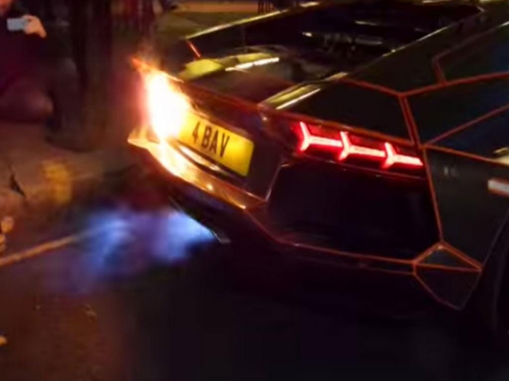Lamborghini incendeia-se