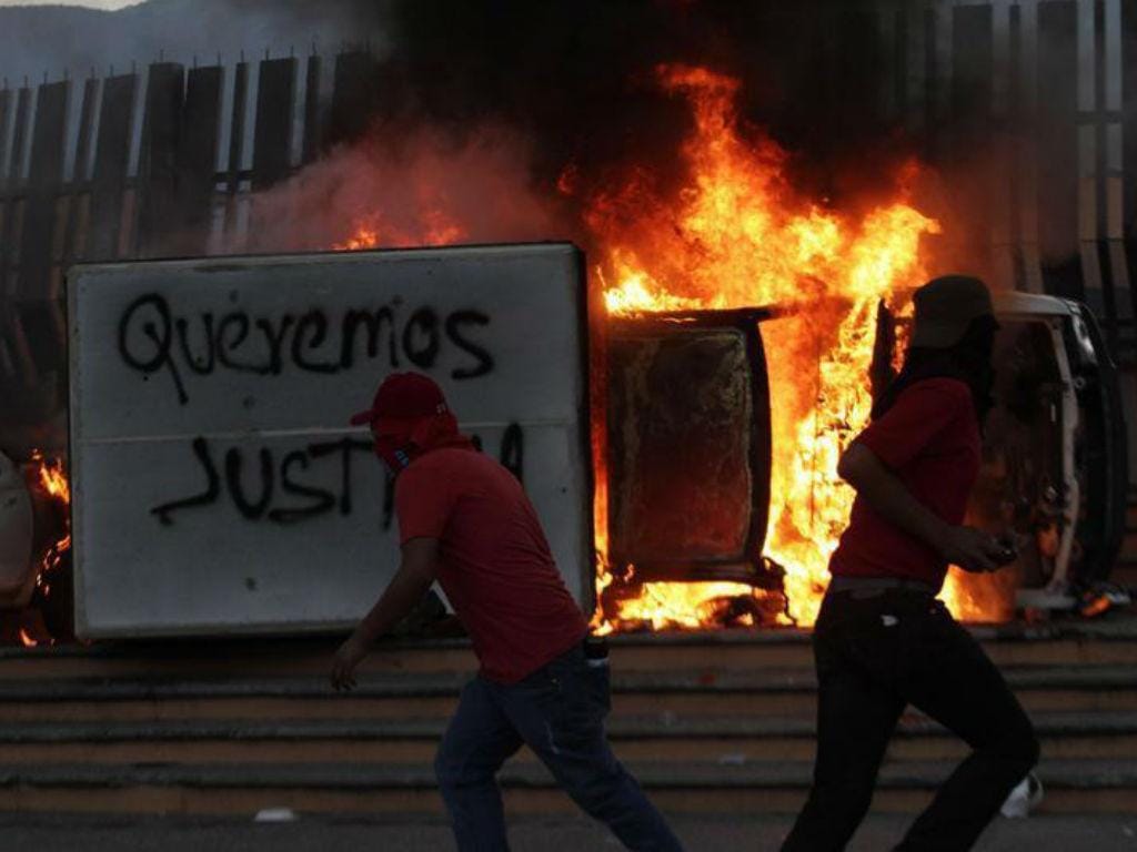 Protestos no México pelos estudantes desaparecidos [Foto: Reuters]