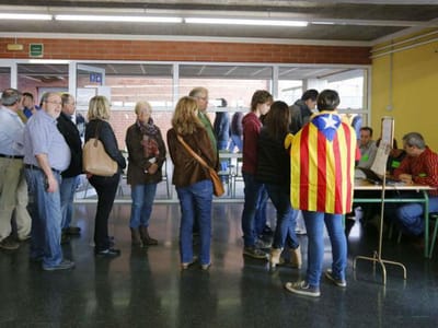 Catalunha vota hoje o referendo possível - TVI