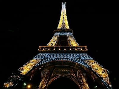 Fotografar a Torre Eiffel à noite pode dar multa - TVI