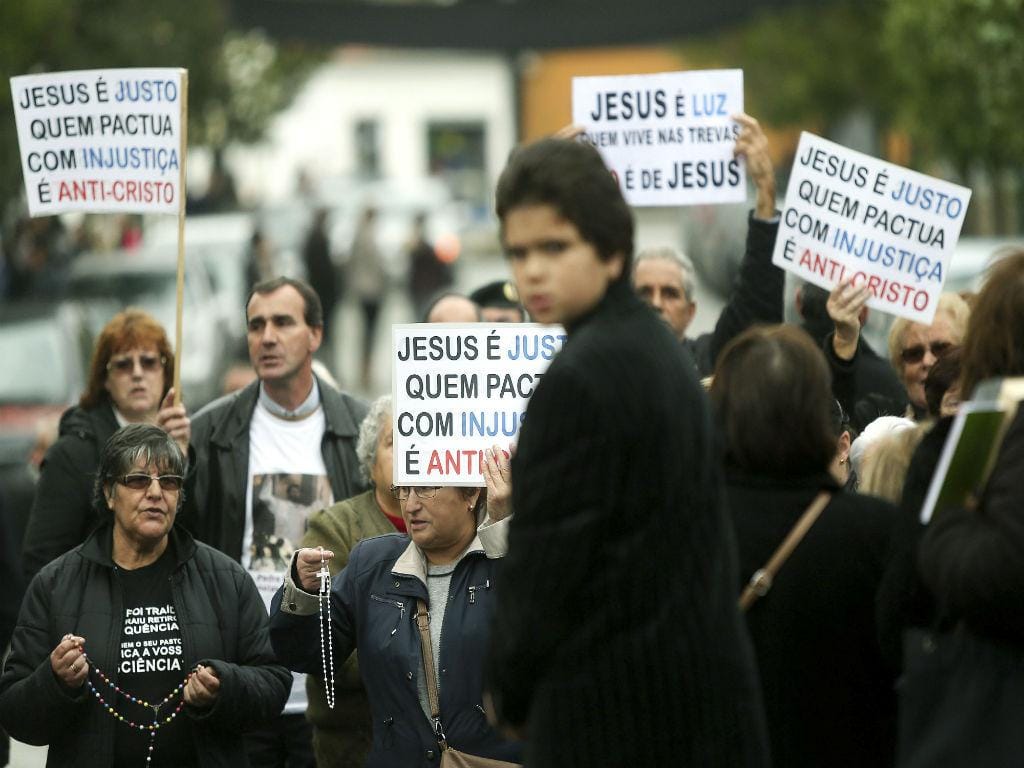 Protesto em Canelas contra novo pároco (LUSA)