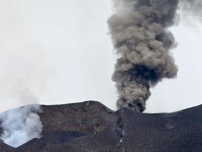 Costa Rica: vulcão obriga à evacuação de várias localidades - TVI