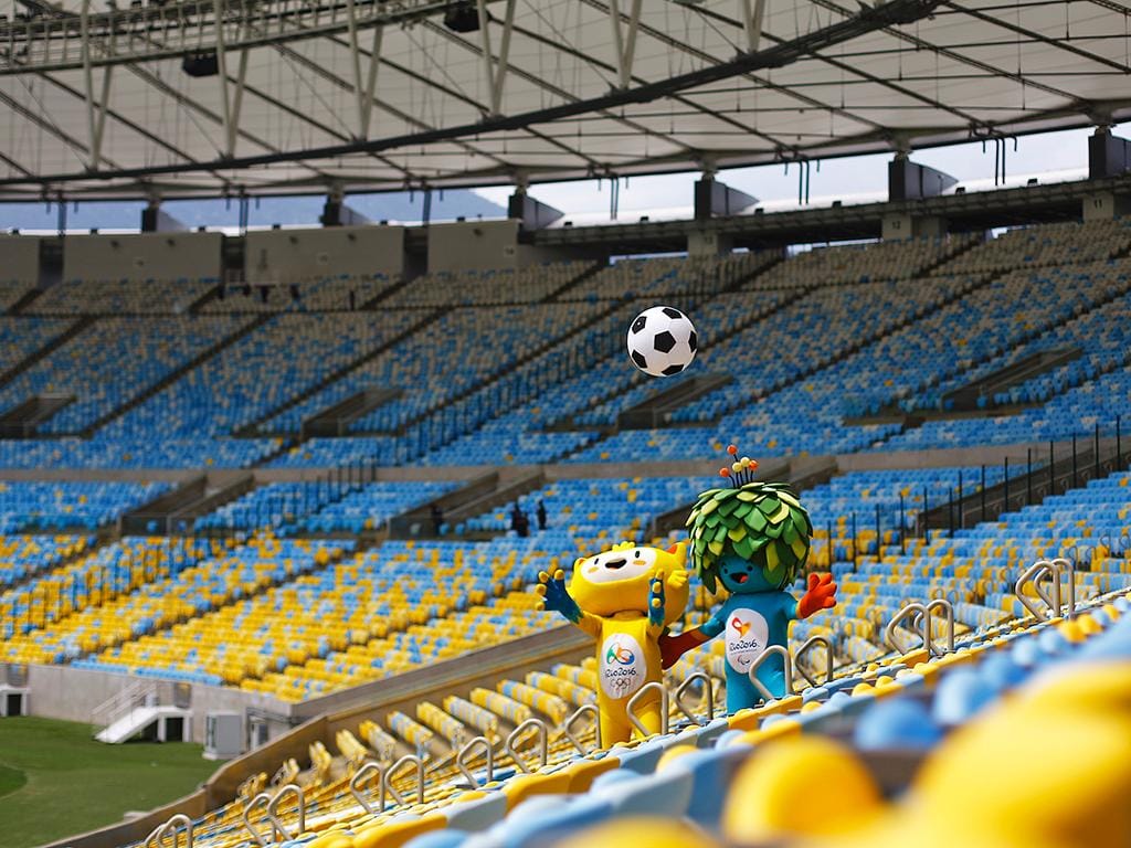 Mascotes do Rio 2016 foram ao Maracanã (Reuters)