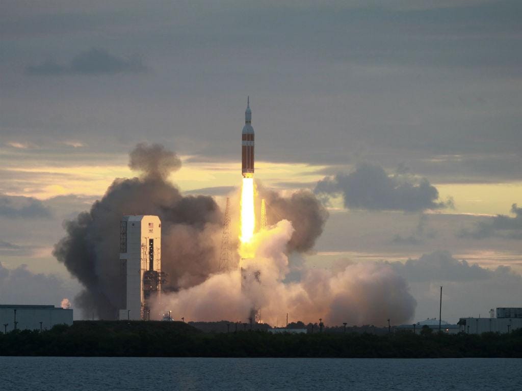 Nave Orion levanta voo (Reuters)