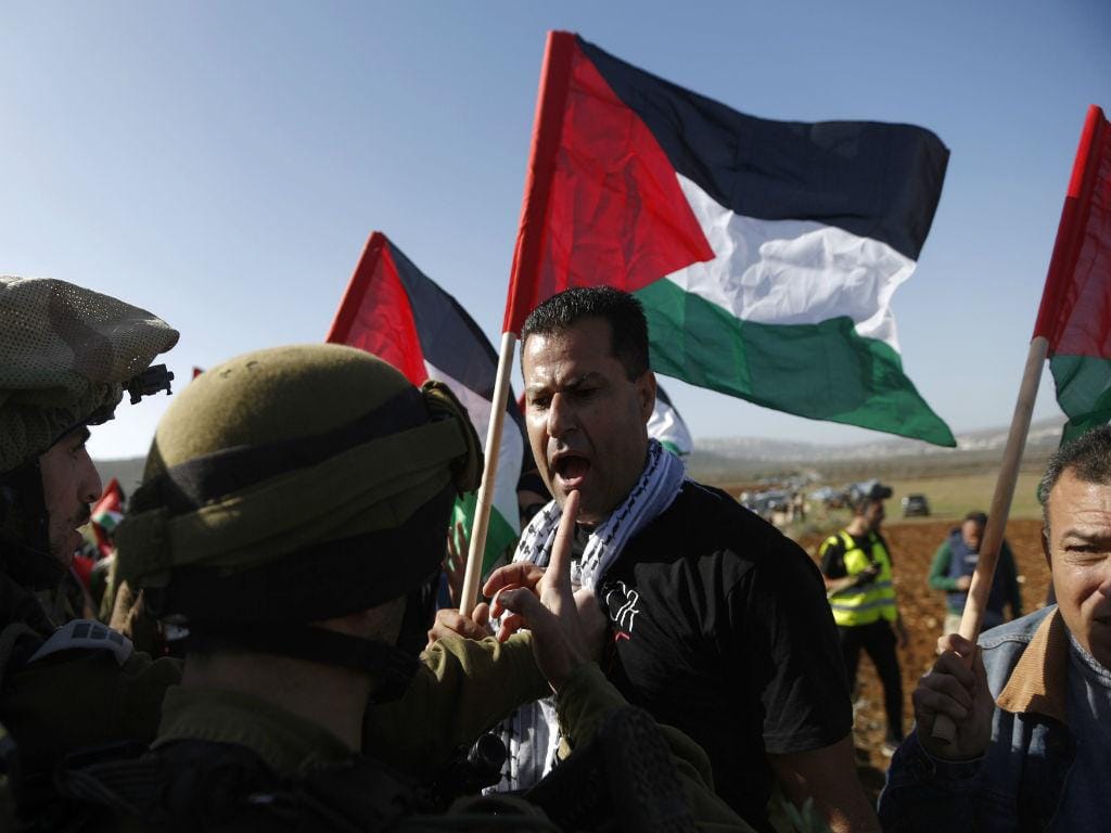 Ministro palestiniano nos confrontos com militares israelitas (REUTERS)