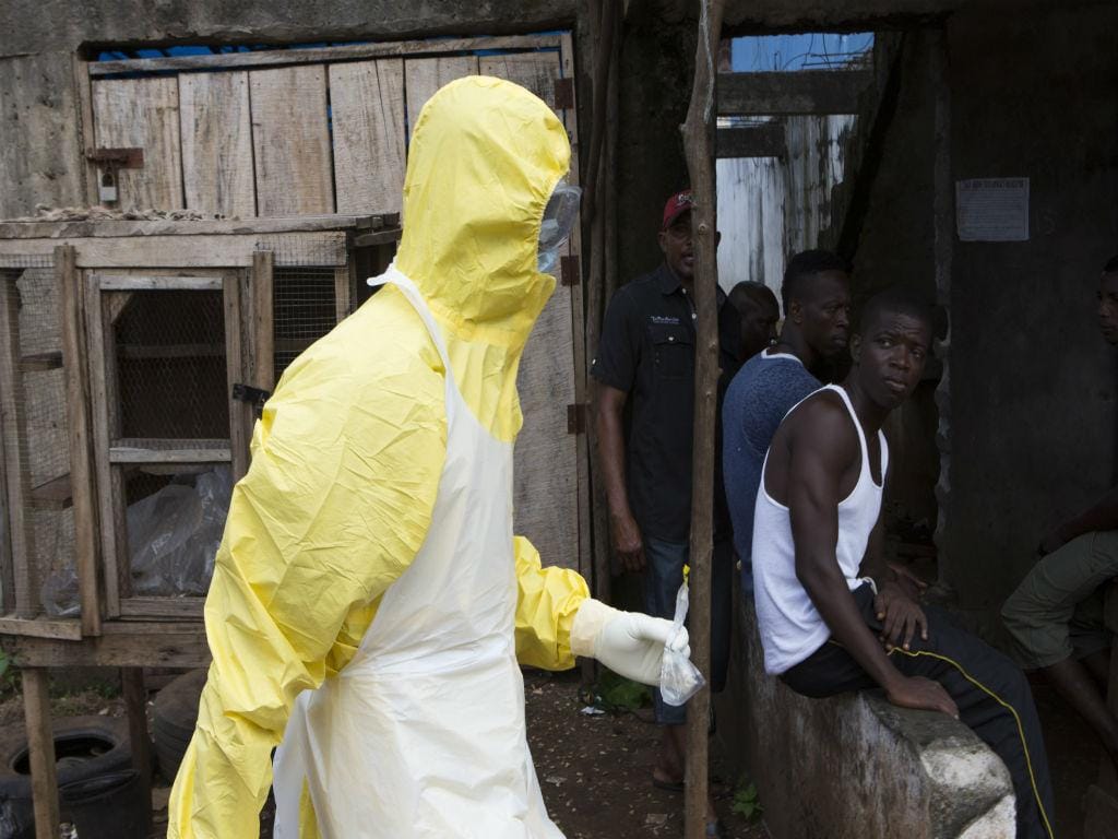 Combate ao ébola na Serra Leoa (REUTERS)