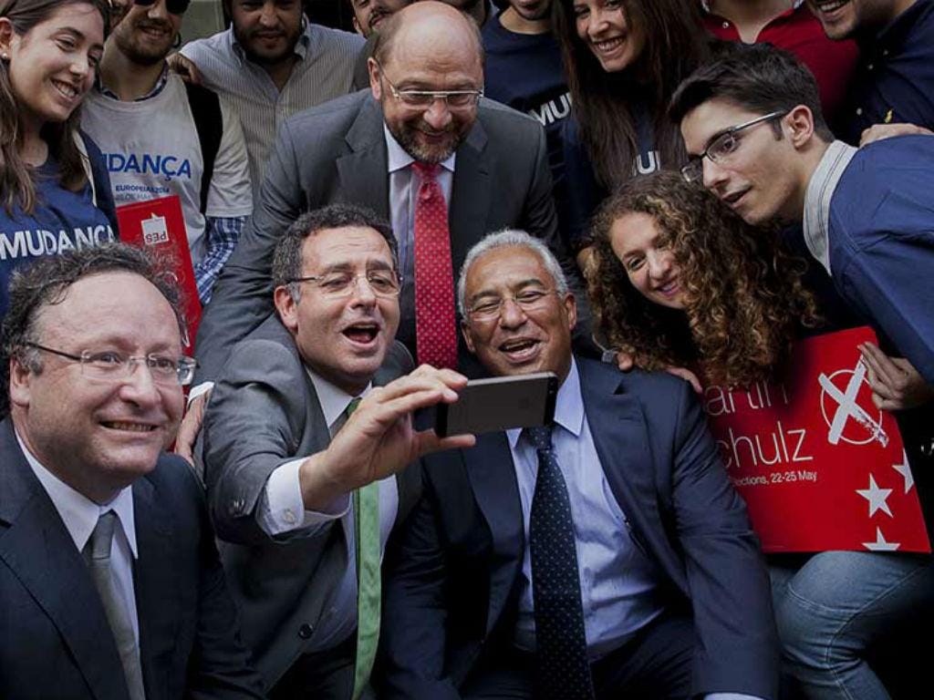 Selfie de António José Seguro, Francisco Assis e António Costa com Martin Schulz