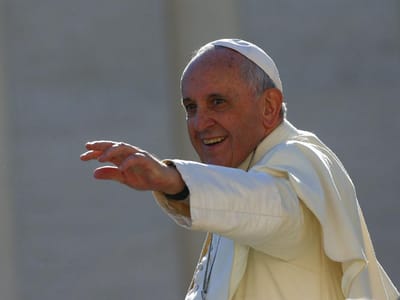 Dois anos de Papa: «Gostava de sair escondido para comer uma pizza» - TVI