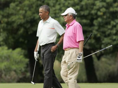 Primeiro-ministro criticado por jogar golfe com Obama durante cheias na Malásia - TVI