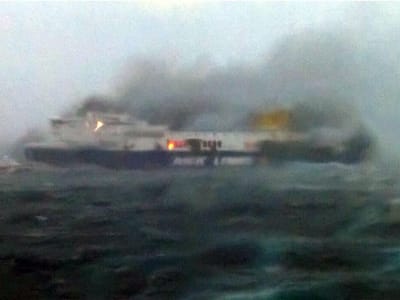 Um morto no incêndio que deflagrou no ferry italiano - TVI