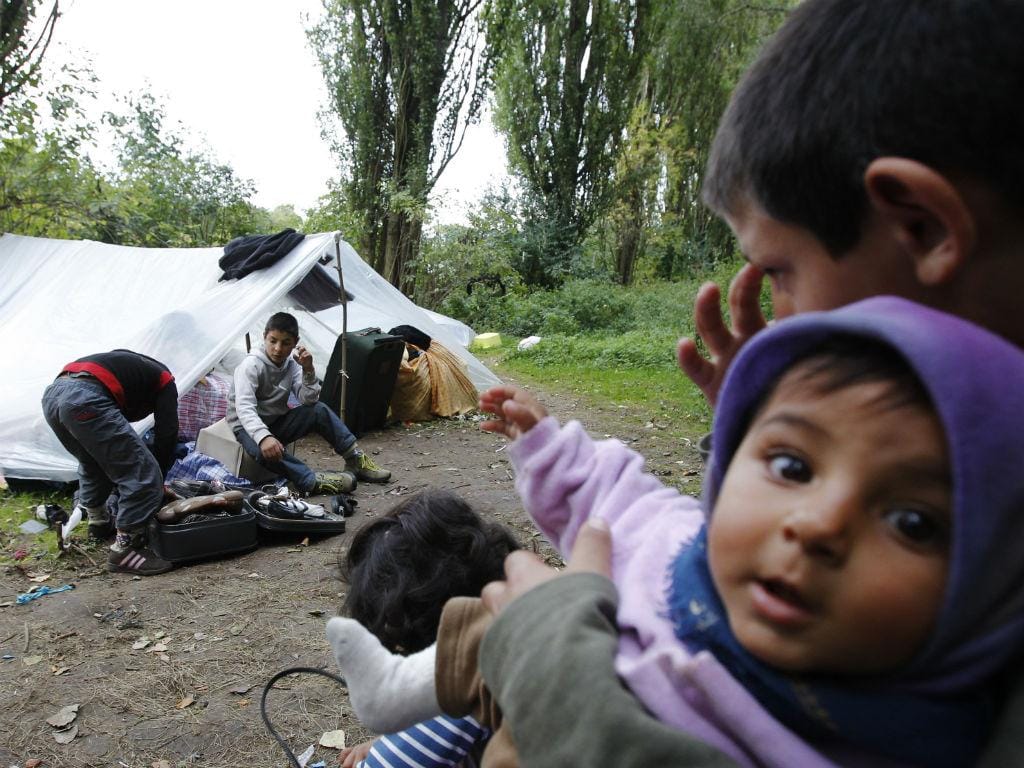 Acampamentos de famílias de etnia cigana em França (REUTERS)