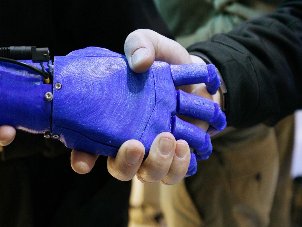 Mão robô (Reuters)