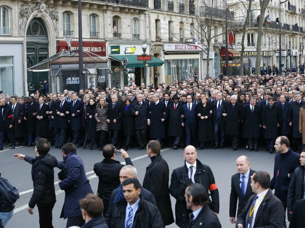 Passos Coelho participa na marcha de solidariedade em Paris (Reuters)