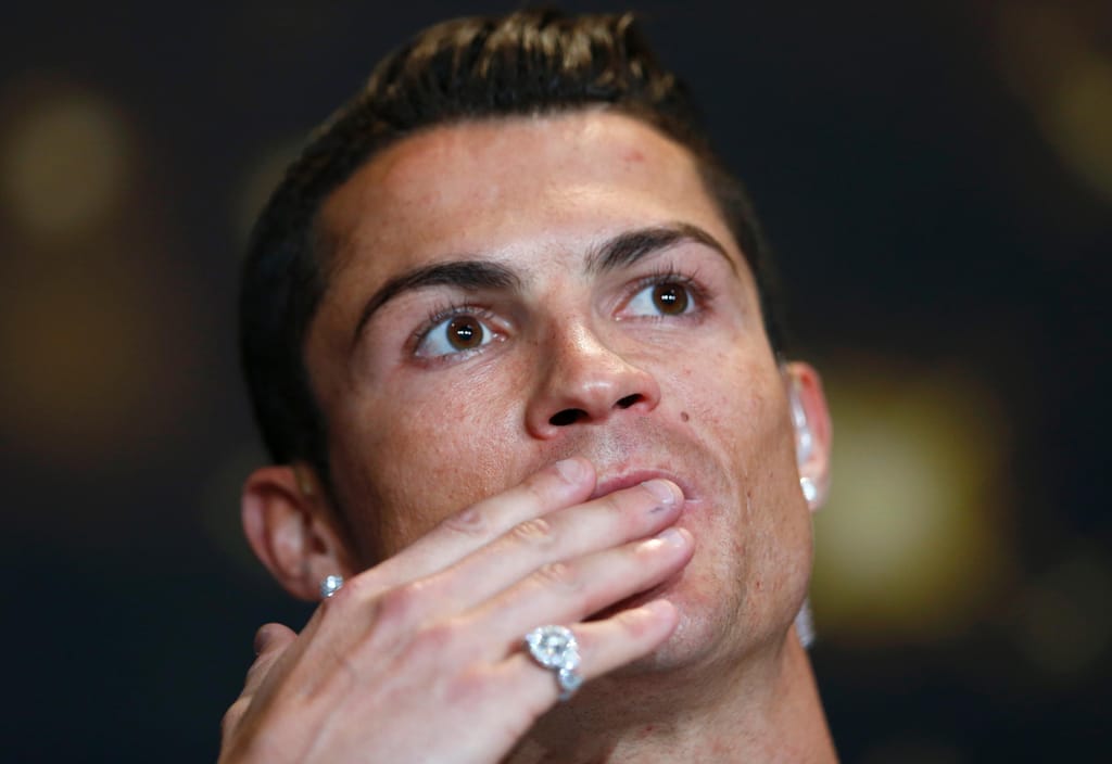 Cristiano Ronaldo - Bola de Ouro (REUTERS)