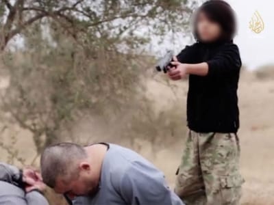 Vídeo mostra criança a executar dois alegados espiões - TVI