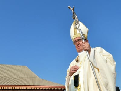 Papa denuncia corrupção e desigualdades sociais «escandalosas» - TVI