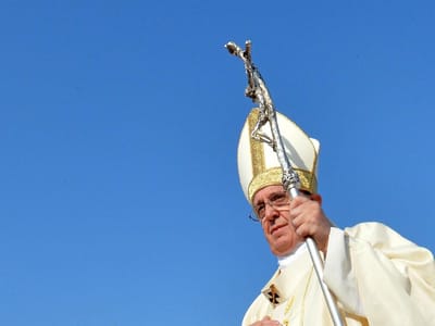 Papa Francisco recebe obra completa do padre António Vieira - TVI