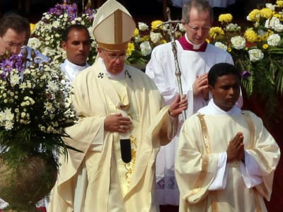 Papa: critãos deviam aprender com «mulheres discípulas» de Jesus - TVI