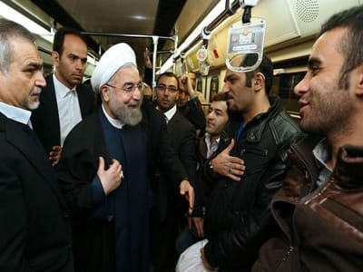 Presidente do Irão viaja de metro contra a poluição - TVI