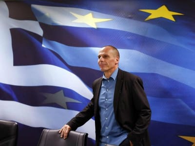 Ministro das Finanças grego viaja em classe económica - TVI