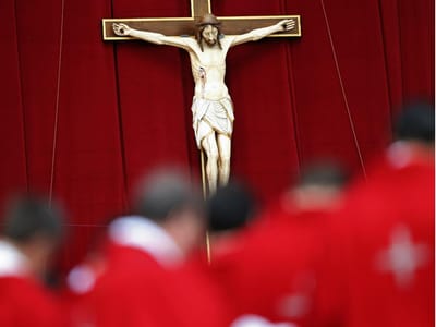 Freiras vendem Cristo para salvar convento - TVI