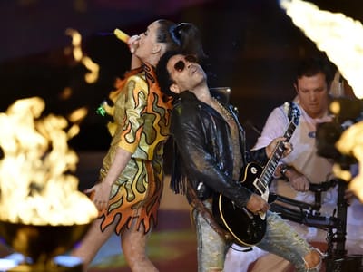 Katy Perry arrasa no intervalo do Super Bowl  - TVI