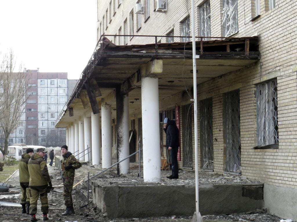 Hospital de Donetsk atingido por bomba (REUTERS)