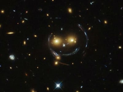 Telescópio Hubble capta «sorriso» no Espaço - TVI