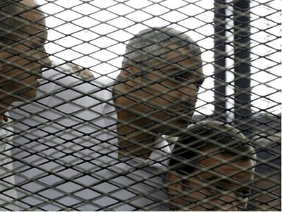 Egito condena três jornalistas a três anos de prisão efetiva - TVI