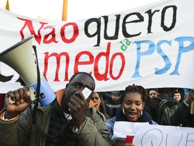 Cova da Moura foi ao Parlamento protestar contra o racismo - TVI