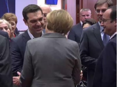 Cara-a-cara, Merkel e Tsipras até sorriram um para o outro - TVI