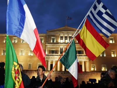 Euro: "Saída da Grécia é um tema que continua muito em cima da mesa" - TVI
