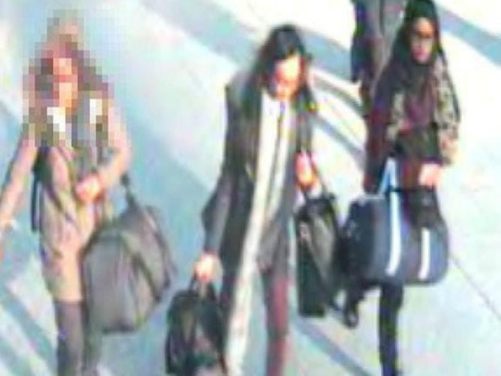 Imagens das três raparigas no aeroporto de Gatwick 