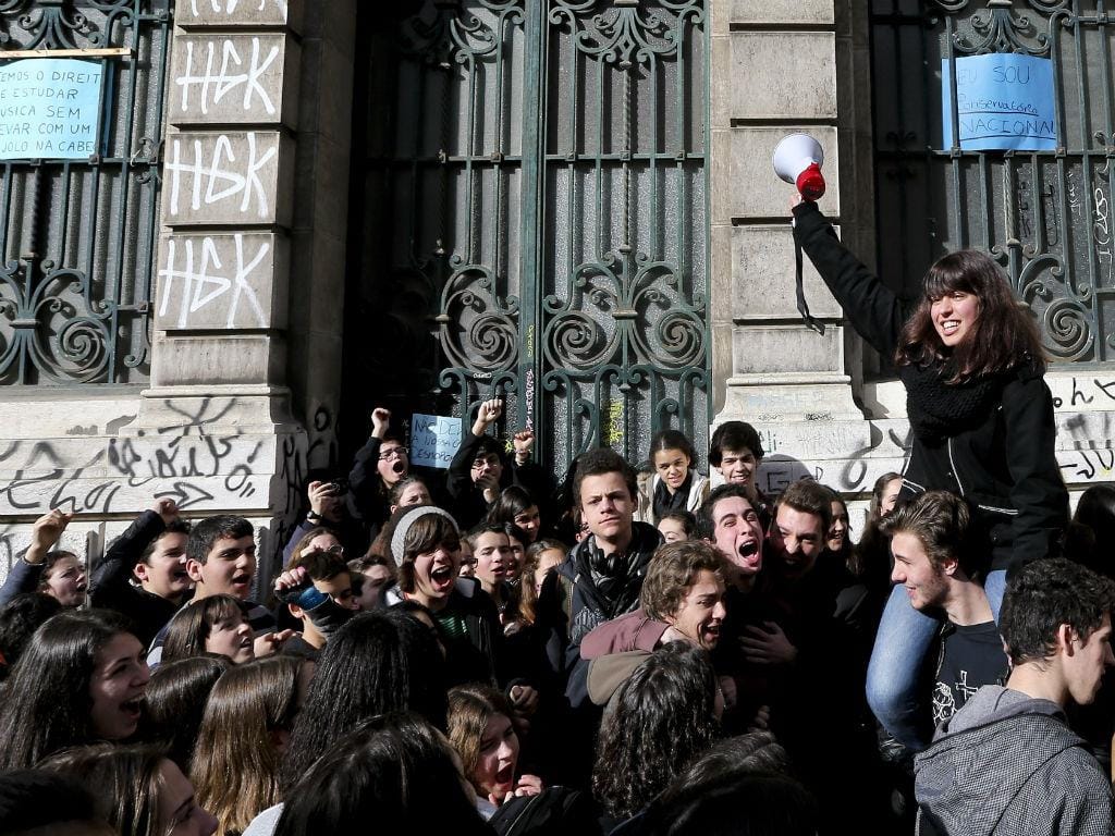 Protesto de alunos da Escola de Música do Conservatório [Foto: Lusa/ João Relvas]