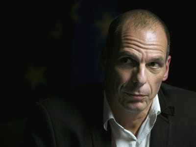 Varoufakis culpa «geografia da sala» para não cumprimentar ministra portuguesa - TVI