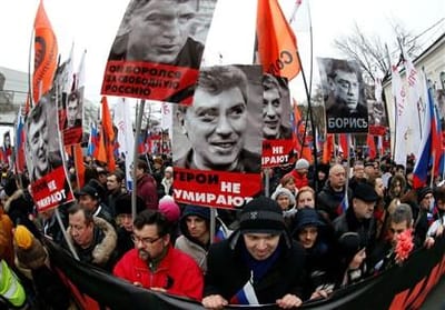 Homenagem a opositor assassinado junta milhares em Moscovo - TVI