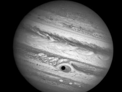Maior lua de Júpiter tem oceano maior que todos os da Terra juntos - TVI