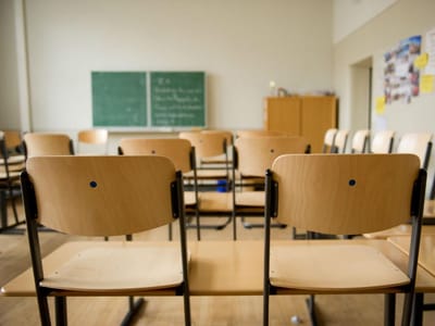 Sindicato de Professores exige reintegração de docentes - TVI