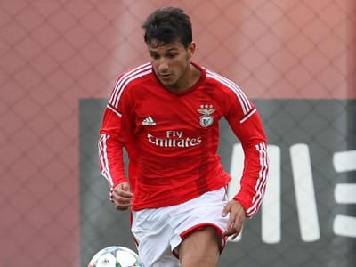 Belenenses-Benfica (ONZES): João Carvalho no lugar de Krovinovic - TVI